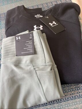 NWT  women’s Under Armour Sweatshirt(Xs) & Compression Leggings(s)